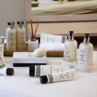 AU LAIT HAND CREAM TUBO