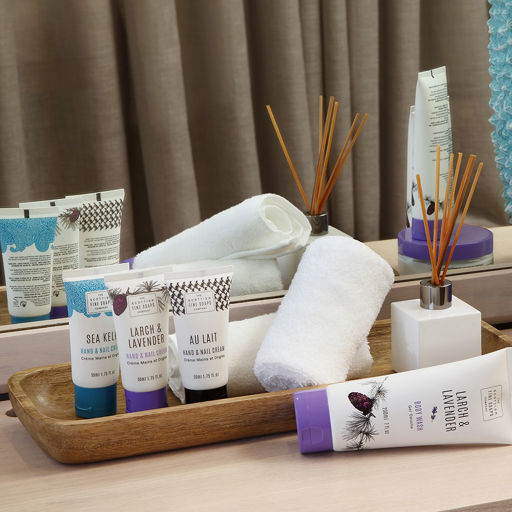 GIFT SET HAND AND NAIL CREAM